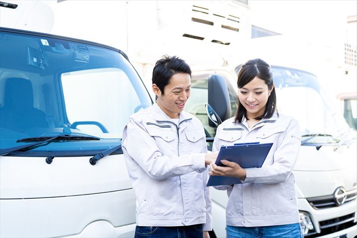 《港区》週払いOK・2ｔ車での食材や雑貨などの配送ドライバー！（高時給・件数少なめ）