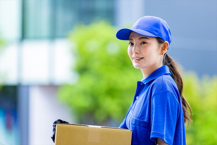 《さいたま市見沼区》週払いOK・2ｔ車での冷凍食品の店舗配送ドライバー！（ルート配送・週休2日・曜日固定）