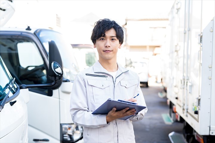 《市原市》週払いOK・4ｔ車での書籍の店舗配送ドライバー！（高収入・日勤）