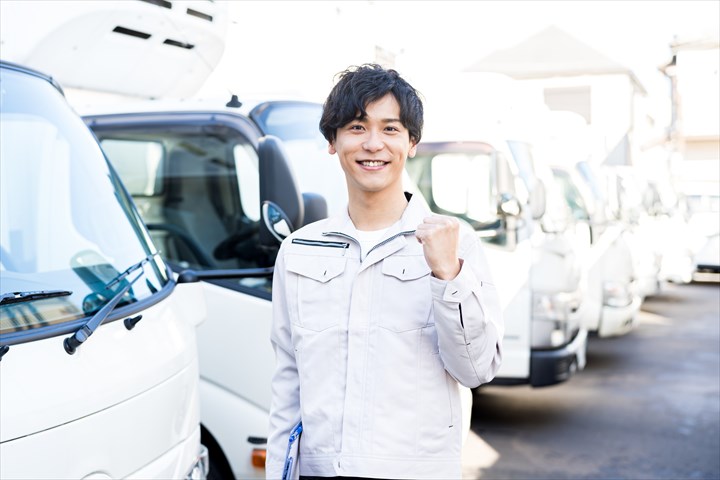 《西多摩郡瑞穂町》週払いOK・大型車でのスーパーへの常温品の配送ドライバー！（Web面接OK・土日休み）