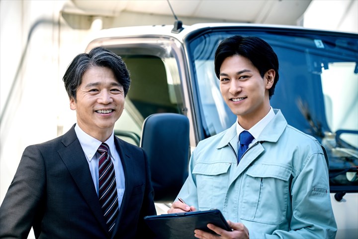 《綴喜郡宇治田原町》週払いOK・3ｔ車での工場などへの金属製品配送ドライバー！（土日祝休み・AT限定OK）