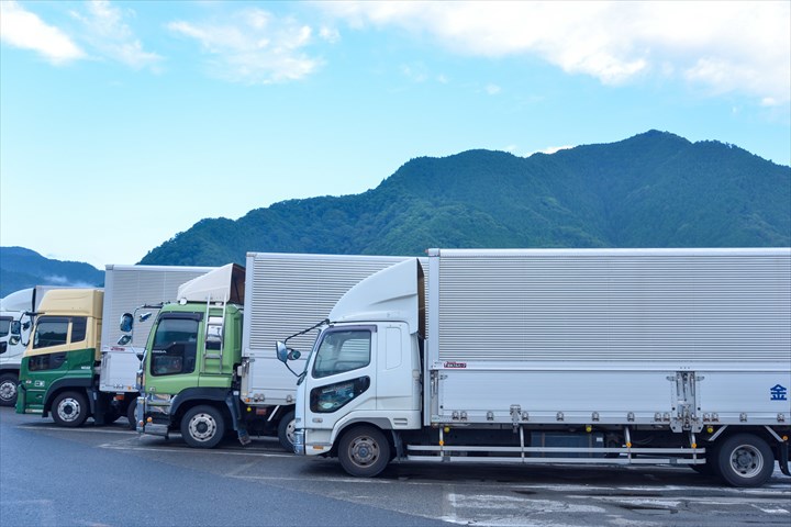 《千葉市花見川区》週払いOK・大型車での通販サイト商品のセンター間配送ドライバー！（週休2日・高収入）