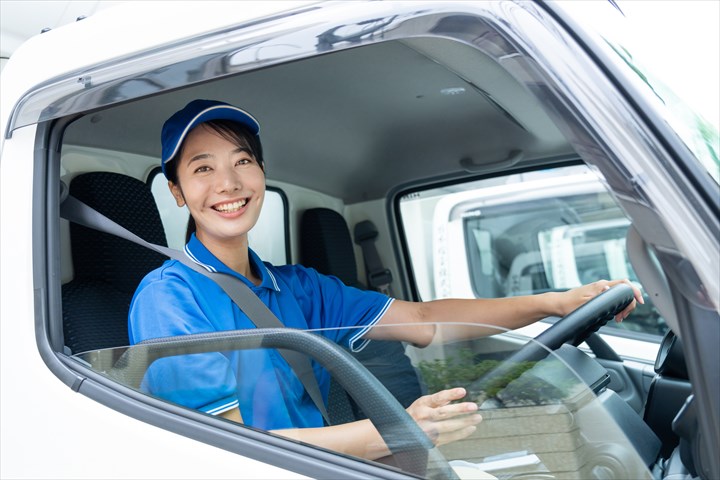《江東区》週払いOK・2ｔ車での鶏卵の店舗配送ドライバー！（週休2日・高時給）