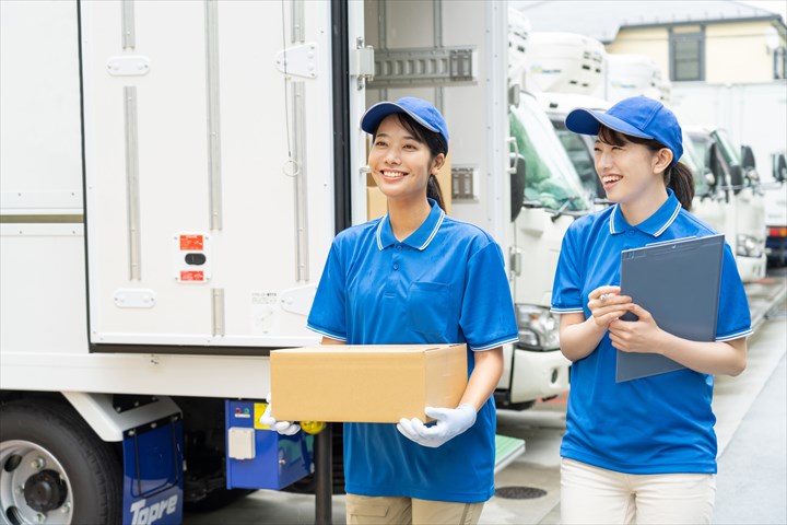 《東大阪市》週払いOK・2ｔワイドロング車でのチルド、米飯品の店舗配送ドライバー！（短時間5:30～11:30・高時給）