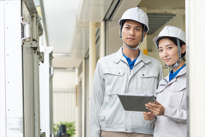 《小牧市》週払いOK・4ｔ車での電線の配送ドライバー（高収入・土日祝休み）