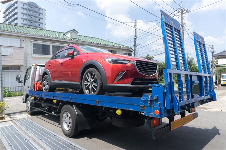 《豊田市》週払いOK・2ｔ積載車でのセンターへ車両の引取り納車ドライバー！（Web面接OK・土日休み）