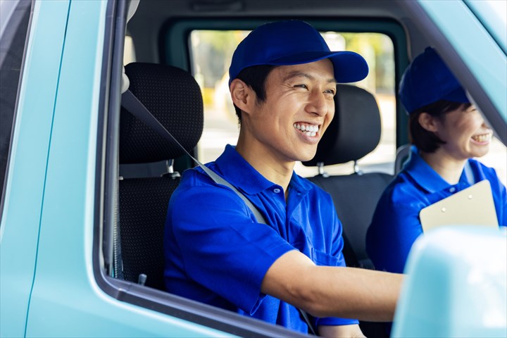 《神戸市東灘区》週払いOK・1.5ｔ車でのクリーニング品の集配ドライバー！（期間限定2021年7月末迄・AT限定OK）