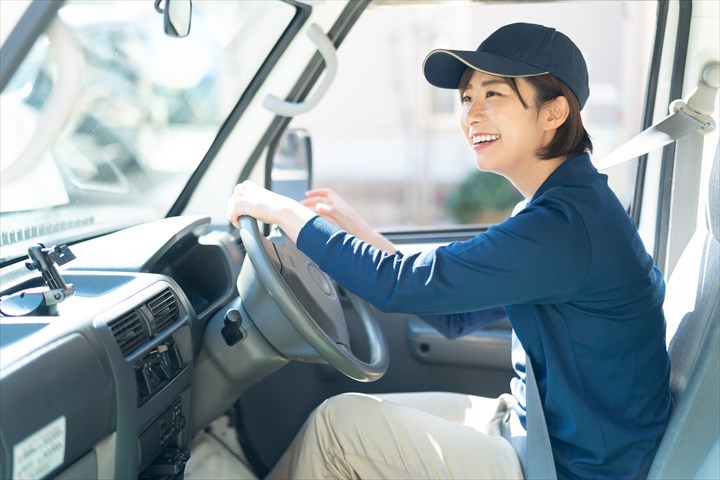 《西彼杵郡長与町》週払いOK・2ｔ車での現場や倉庫への空調設備などの配送ドライバー！（Web面接OK・駅チカ）