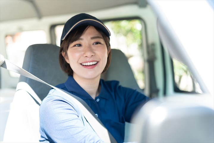 《大阪市淀川区》週払いOK・普通車での小学校などへの児童の送迎ドライバー！（Web面接OK・WワークOK）