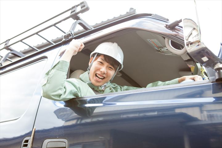 《練馬区》週払いOK・普通車での現場などへの建築資材の配送ドライバー！（AT限定OK・土日祝休み・駅チカ）