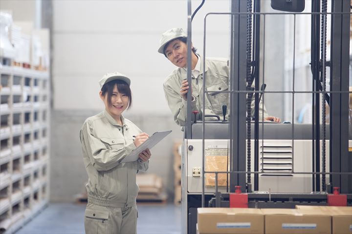 《久世郡久御山町》週払いOK・カウンターフォークでの一般貨物の仕分け作業スタッフ！（Web面接OK・高時給）