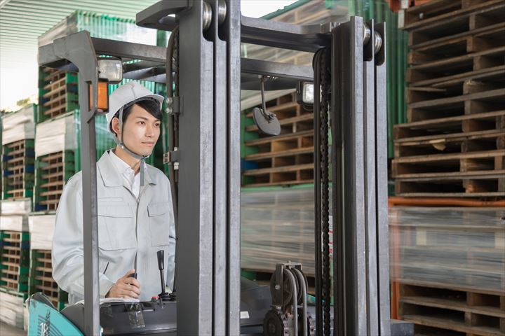 《東大和市》週払いOK・カウンターフォークでのパレットの移動作業スタッフ！（Web面接OK・時間外勤務ほぼ無し）