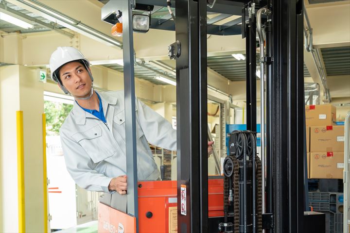 《児玉郡上里町》週払いOK・冷凍庫内での食品の入出庫作業スタッフ！（週休2日・週3～相談OK）