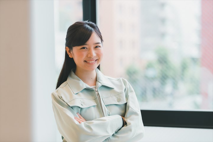 《鈴鹿市》週払いOK・お水の製造工場内での構内作業スタッフ！（Web面接OK・土日祝休み）