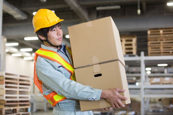 《柏市》週払いOK・フォークリフトを使用した一般貨物の仕分け作業スタッフ！（土日祝休み・高時給）