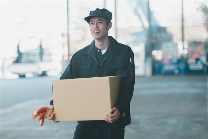 《伊勢崎市》週払いOK・倉庫内での果物の剪定作業スタッフ！（未経験歓迎・シニア活躍中）