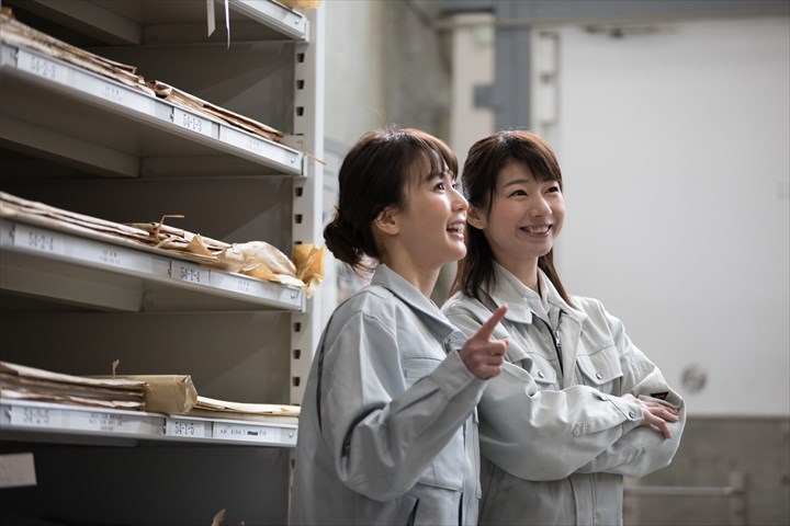 《太田市》週払いOK・物流センター内での自動車部品などのピッキング作業スタッフ！（未経験歓迎・新規オープン）