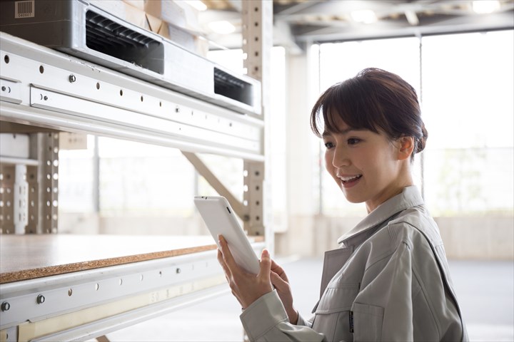 《太田市》週払いOK・物流センター内での自動車部品などのピッキング作業スタッフ！（未経験歓迎・新規オープン）