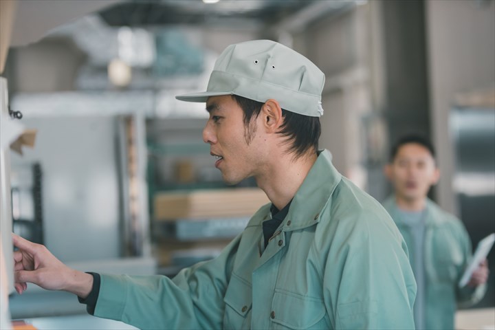 《伊勢崎市》週払いOK・工場内でのプラスチック製品の検査スタッフ！（Web面接OK・高時給）