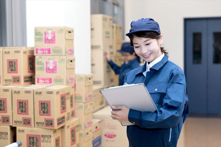 《四日市市》週払いOK・物流倉庫内での仕分けや積込み作業スタッフ！（未経験OK・土日祝休み）