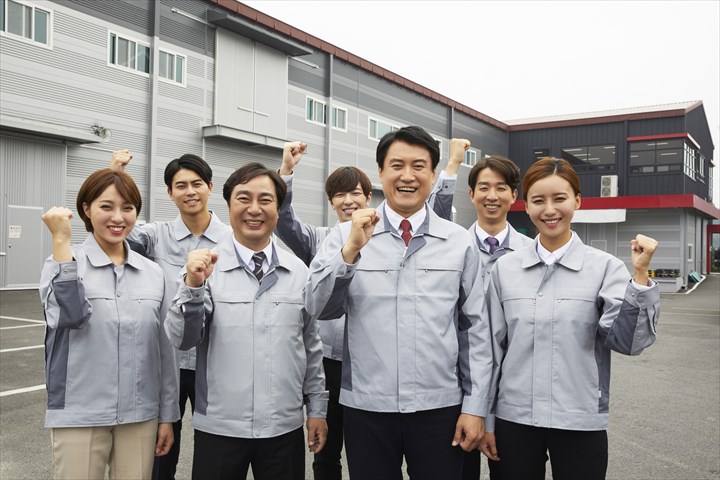 《福岡市中央区》週払いOK・自販機へのベンディング助手、及び構内作業スタッフ！（未経験活躍中・短期間）