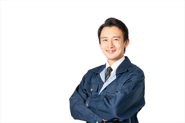 《稲沢市》週払いOK・自動車精密部品を扱う工場内での設備オペレータースタッフ！（週休2日・安定収入）