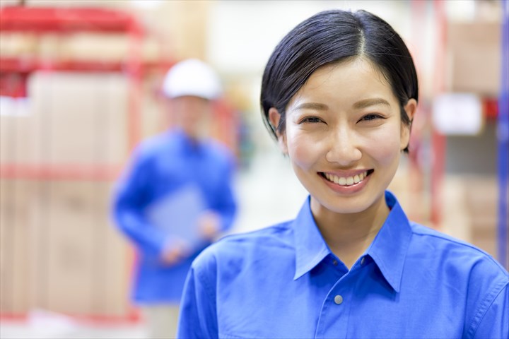 《柏市》週払いOK・物流倉庫内での仕分けや積込み作業スタッフ！（未経験OK・土日祝休み）