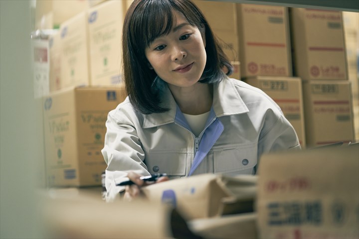 《新宿区》週払いOK・青果市場内での仕分け、ピッキング作業スタッフ！（Web面接OK・シニアOK）