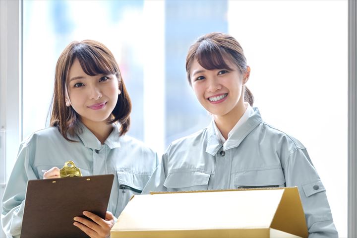 《焼津市》週払いOK・倉庫内でのCD類のピッキング作業スタッフ！（土日休み・未経験活躍中）