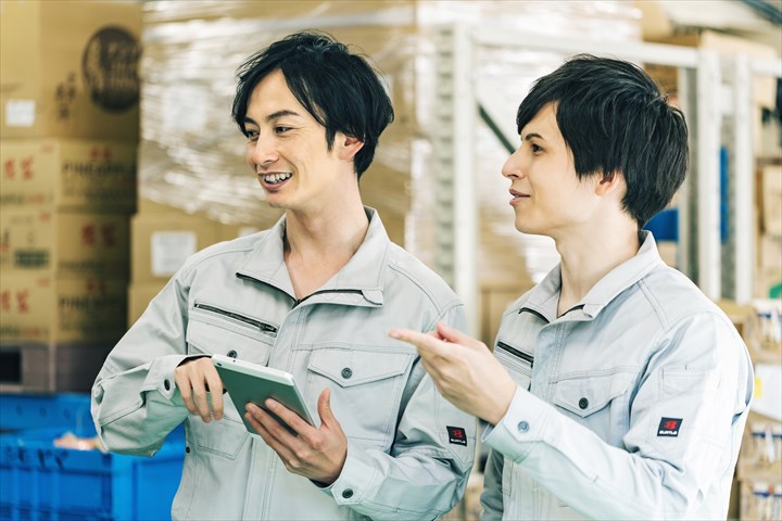 《甲賀市》週払いOK・製造工場内での仕上げ作業スタッフ！（Web面接OK・日夜勤交代制）