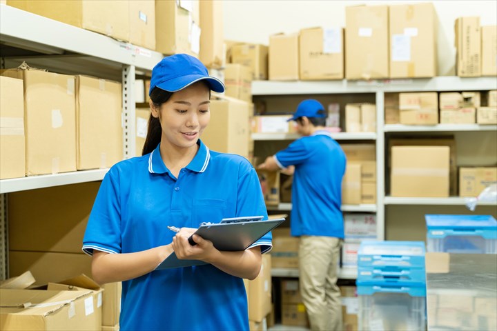 《板橋区》週払いOK・倉庫内での飲料の出荷作業スタッフ！（Web面接OK・短時間17:00～21:00）