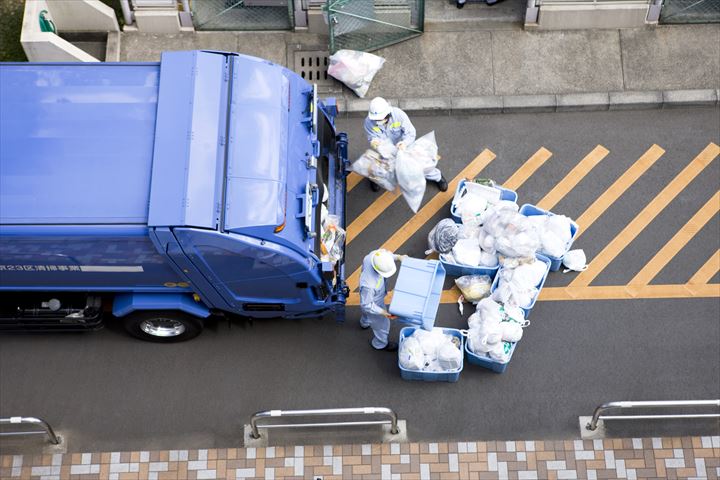 《世田谷区》週払いOK・家庭ゴミの回収助手スタッフ！（Web面接OK・未経験OK）