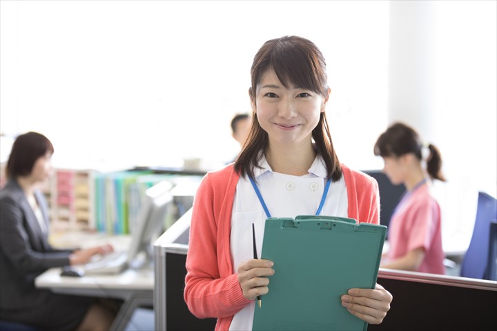 《野洲市》週払いOK・物流会社内での事務及び軽作業スタッフ！（短時間9:00～16:00・土日祝休み）