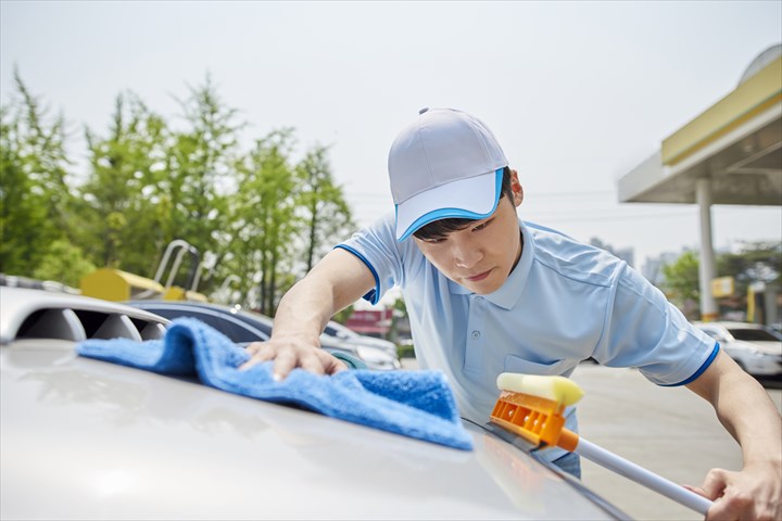 《堺市西区》週払いOK・修理点検車両や新車の洗車及び清掃作業スタッフ！（Web面接OK・未経験OK）