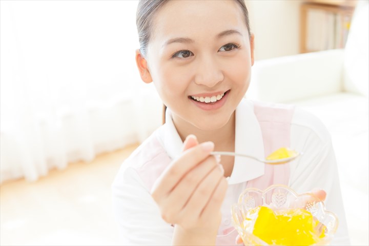 《加須市》週払いOK・介護老人福祉施設での介護スタッフ（高時給・週休2日）