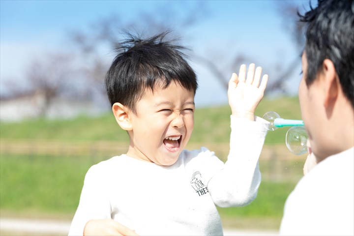 《大阪市生野区》週払いOK・普通車での放課後デイサービス利用者の送迎ドライバー（土日休み・短時間14:00～18:30）